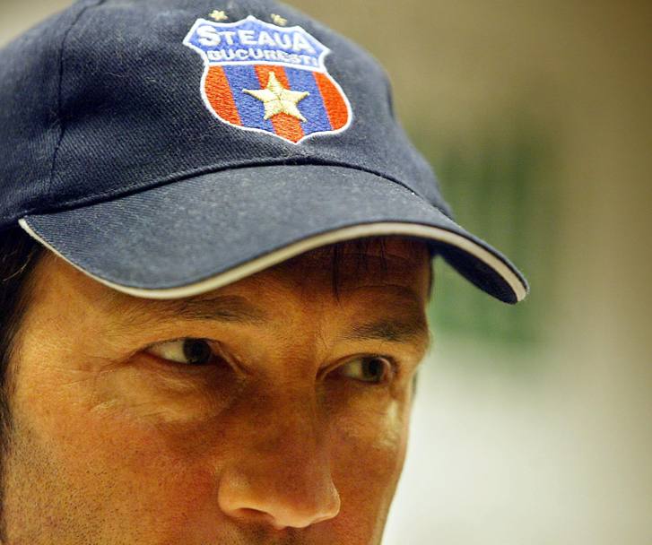 Nella stagione 2004/2005 diventa allenatore dello Steaua Bucarest e vince il campionato rumeno (Afp)